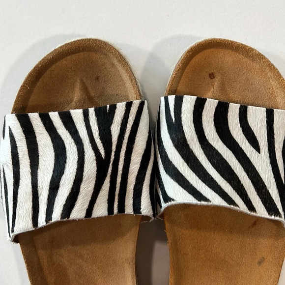 Yokono - 41, zebra cowhide wedge slides - Picture 4 of 7